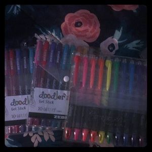 Exspensive gel pens and happy planner pen case